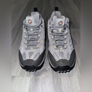 Merrell Mesa Ventilator Gray and Black Athletic Shoes